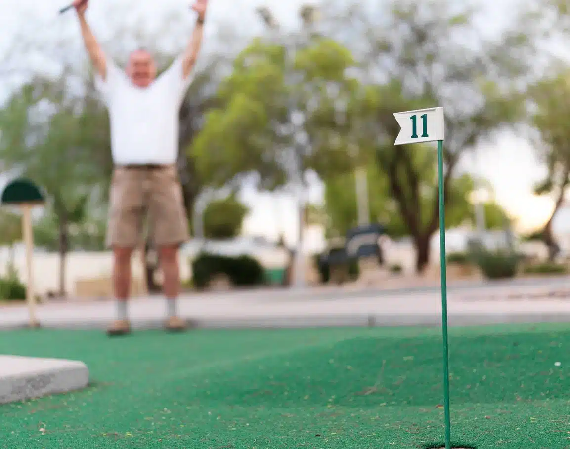 mini golf avec les petits-enfants