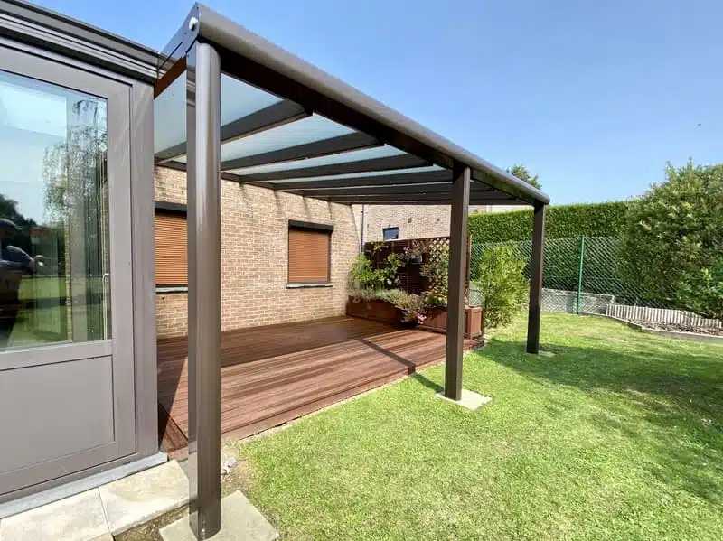 Guide complet pour l'installation d'une magnifique pergola bois adossée