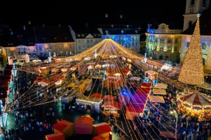 Décembre féérique : vivez la magie des marchés de Noël, des premières neiges et des villes illuminées !